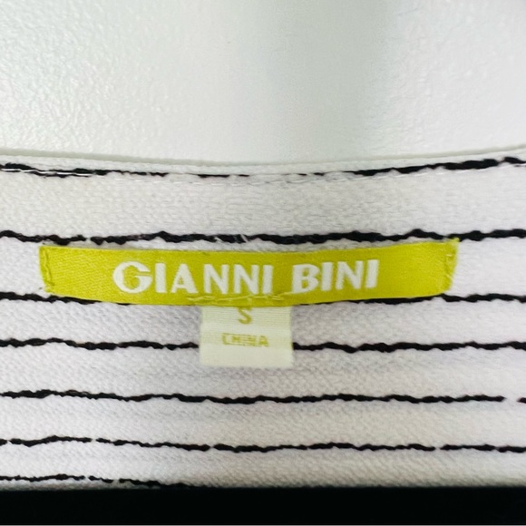Gianni Bini Striped Wrap Long Sleeve Top Size Small - Picture 6 of 8